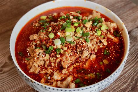   Yingkou の「水煮肉片」: 痺れる辛さととろける食感で魅了する中華の逸品！